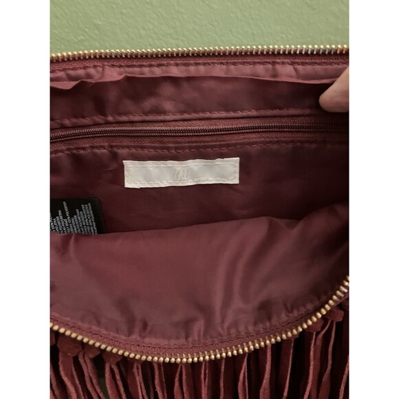 H&M Burgundy Fringe Faux Leather Purse Gold Chain Strap Crossbody - Picture 4 of 6